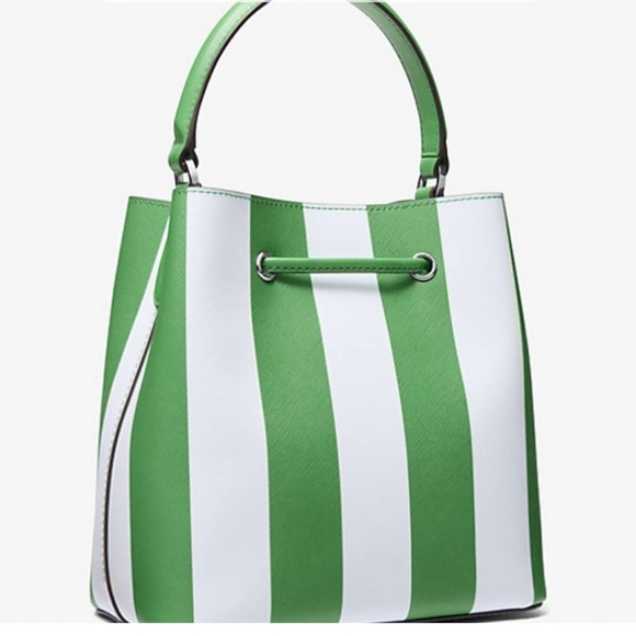 NWOT MK Bucket Bag - Picture 3 of 3